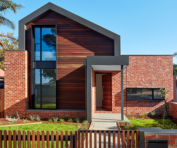 DUL732 House Image 600X502 C01